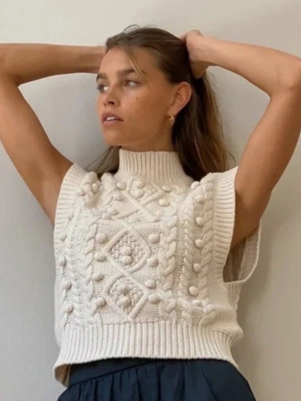 Wilfred Aritzia Merino Wool Blend Pom Pom Cable Knit Sweater Vest Ecru Size L